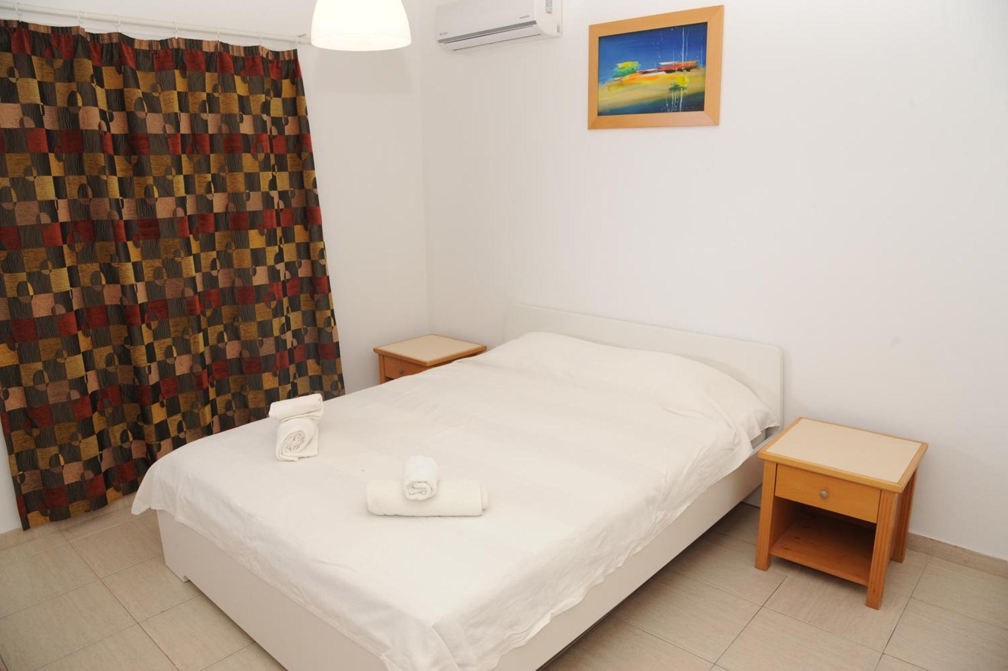 Apartment Ariadne 201 - 300m From Lighthouse Paphos
